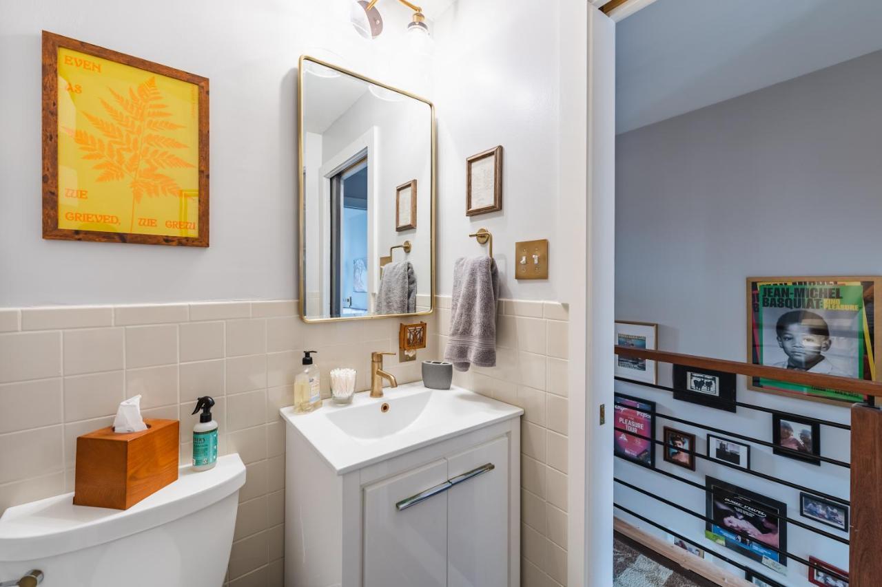 Bedroom In Thoughtfully Decorated East Passyunk Home Philadelphia Exterior foto