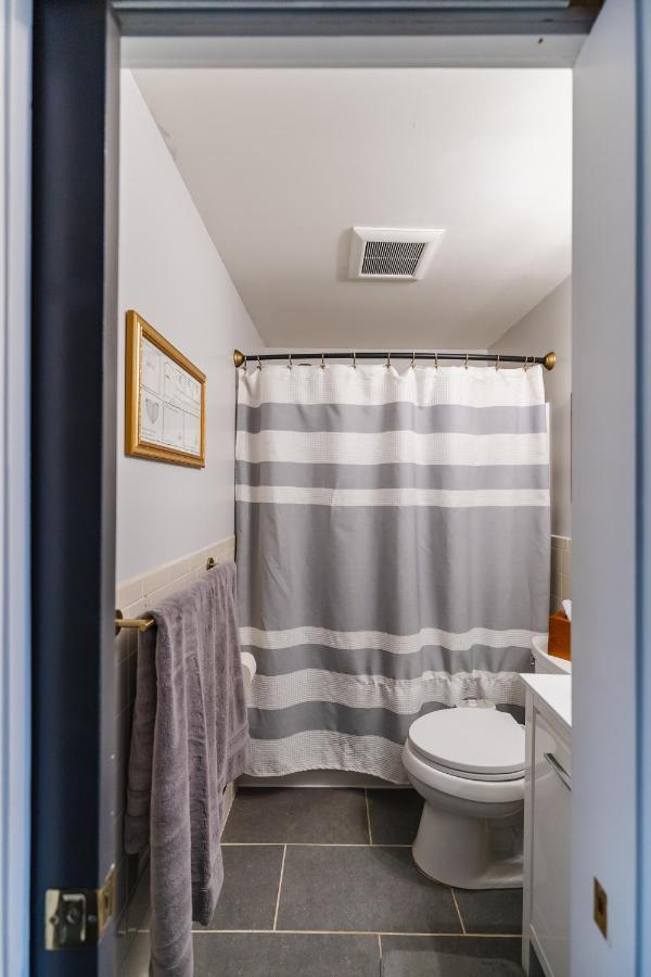 Bedroom In Thoughtfully Decorated East Passyunk Home Philadelphia Exterior foto