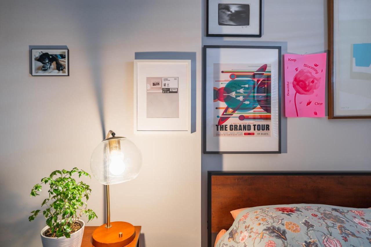 Bedroom In Thoughtfully Decorated East Passyunk Home Philadelphia Exterior foto